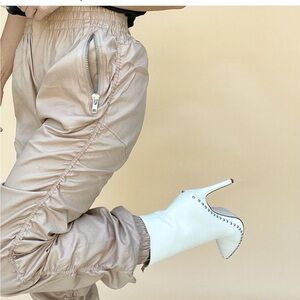 HYFVE cotton ruched zipper pockets tan jogger pants. Size Small